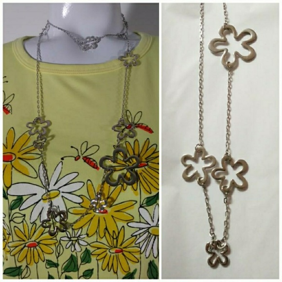 Lia Sophia Jewelry - Lia Sophia 60s mod hippie inspire flower necklace Lia Sophia Jewelry - Lia Sophia 60s mod hippie inspire flower necklace